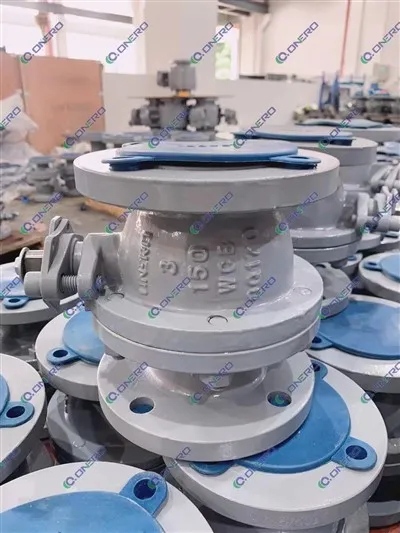 Qual é a capacidade de vazão de uma válvula de esfera de 4 vias em latão?